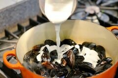 «Мидии в кокосовом молоке» - приготовления блюда - шаг 2