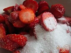 «Десерт с ягодами и йогуртом» - приготовления блюда - шаг 2