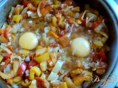 «Яичница с овощами» - приготовления блюда - шаг 5