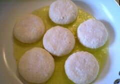 «Сырники без муки с ячменными пластивцами» - приготовления блюда - шаг 4