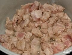 «Мясо с черносливом в мультиварке» - приготовления блюда - шаг 2