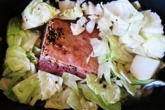 «Отварная солонина с капустой» - приготовления блюда - шаг 1