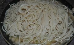 «Спагетти в грибном соусе» - приготовления блюда - шаг 7