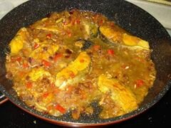 «Лосось, тушеный в соусе из куркумы с кусочками сливы» - приготовления блюда - шаг 8