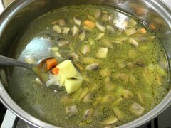 «Куриный суп с зеленым горошком и грибами» - приготовления блюда - шаг 3