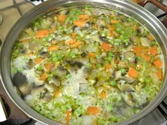 «Куриный суп с зеленым горошком и грибами» - приготовления блюда - шаг 5