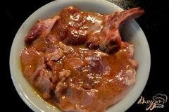 «Хрустящие свиные отбивные на меду» - приготовления блюда - шаг 2