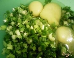 «Оладьи из зеленого лука» - приготовления блюда - шаг 1