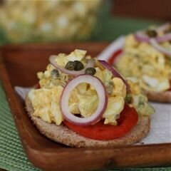 «Яичный салат с каперсами» - приготовления блюда - шаг 2