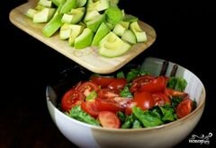 «Зеленый салат с помидорами и авокадо» - приготовления блюда - шаг 9