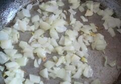 «Куриные рулетики с грибами, морковью и луком» - приготовления блюда - шаг 3