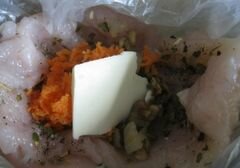«Куриные рулетики с грибами, морковью и луком» - приготовления блюда - шаг 7