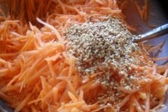 «Морковь по-корейски с кальмарами» - приготовления блюда - шаг 2