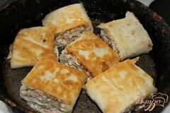 «Горячий рыбный рулет из лаваша» - приготовления блюда - шаг 6