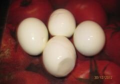 «Яйца фаршированные сыром и беконом» - приготовления блюда - шаг 1