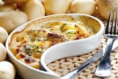 «Треска, запеченная с картофелем» - приготовления блюда - шаг 9