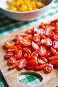 «Салат Капрезе с печеными помидорами» - приготовления блюда - шаг 2