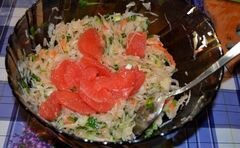 «Зимний салат с квашеной капустой» - приготовления блюда - шаг 5