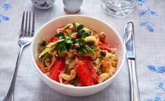 «Зимний салат с квашеной капустой» - приготовления блюда - шаг 7