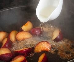 «Кокосовый рис со сливами в карамели» - приготовления блюда - шаг 6