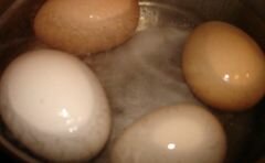 «Яйца фаршированные с голубым сыром» - приготовления блюда - шаг 2