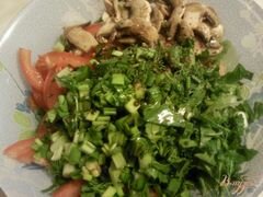 «Овощной салат с грибами» - приготовления блюда - шаг 4