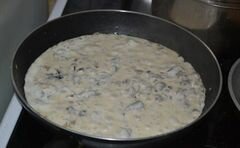 «Семга под сметанно-грибным соусом» - приготовления блюда - шаг 6