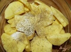 «Картофель маринованный, запеченный с луком» - приготовления блюда - шаг 1