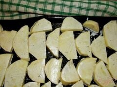 «Картофель маринованный, запеченный с луком» - приготовления блюда - шаг 4