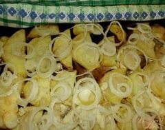 «Картофель маринованный, запеченный с луком» - приготовления блюда - шаг 5