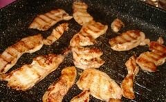 «Легкий салат с курицей без майонеза» - приготовления блюда - шаг 7