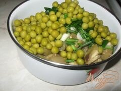 «Салат с баклажанами и зеленым горошком "Ирина"» - приготовления блюда - шаг 5
