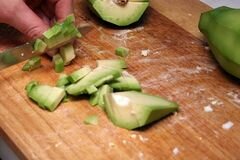 «Салат «Авокадо и креветки»» - приготовления блюда - шаг 2