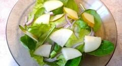«Пикантный салат с грушей и сыром с плесенью» - приготовления блюда - шаг 2