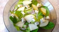 «Пикантный салат с грушей и сыром с плесенью» - приготовления блюда - шаг 3