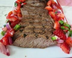 «Жареный говяжий стейк с клубничной сальсой» - приготовления блюда - шаг 4