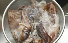 «Кольца кальмаров в кляре» - приготовления блюда - шаг 2