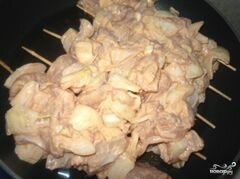 «Шашлык из курицы на сковороде» - приготовления блюда - шаг 7