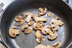 «Отличный овощной салат с грибами» - приготовления блюда - шаг 1