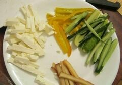 «Роллы с рыбой, сыром и перцем» - приготовления блюда - шаг 1