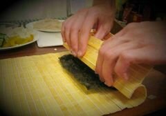«Роллы с рыбой, сыром и перцем» - приготовления блюда - шаг 3