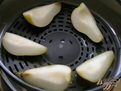 «Рисовый пудинг в кокосовых сливках с грушей, апельсиновым соусом и кедровыми орешками» - приготовления блюда - шаг 3