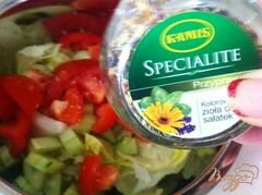 «Овощной салат с сыром Джугос» - приготовления блюда - шаг 6