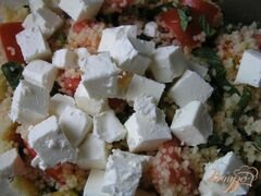 «Мятный салат из кускуса с помидорами, фетой и оливками» - приготовления блюда - шаг 4