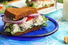 «Сэндвич с салатом из тунца» - приготовления блюда - шаг 3