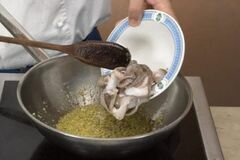 «Рыбный суп с оливками» - приготовления блюда - шаг 1