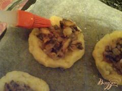 «Картофельные ватрушки с грибами» - приготовления блюда - шаг 10
