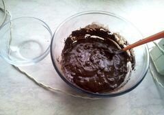 «Шоколадные кейки с перцем чили» - приготовления блюда - шаг 7