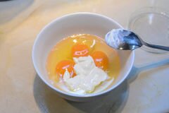 «Яичная запеканка с курицей и лапшой» - приготовления блюда - шаг 3
