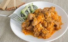 «Свинина тушеная с сельдереем, морковью и капустой» - приготовления блюда - шаг 10